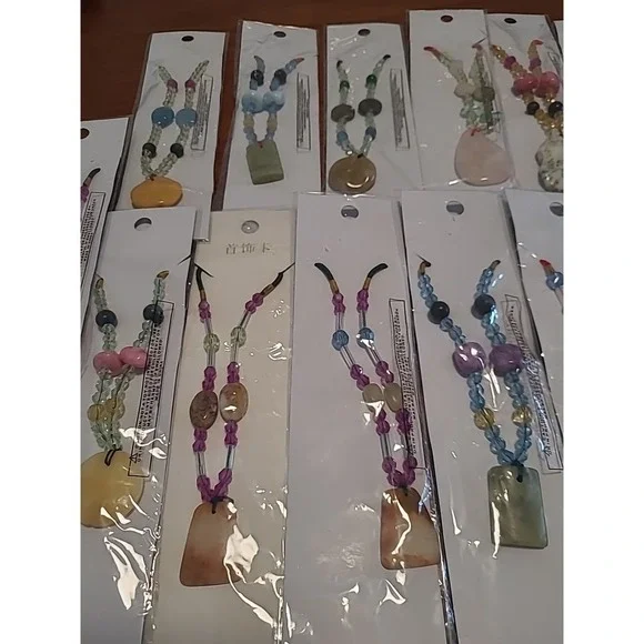 New 15 Pieces Ladies Boutique Jewelry Necklace Lot Beads Stones Green Pink Blue - Picture 3 of 7